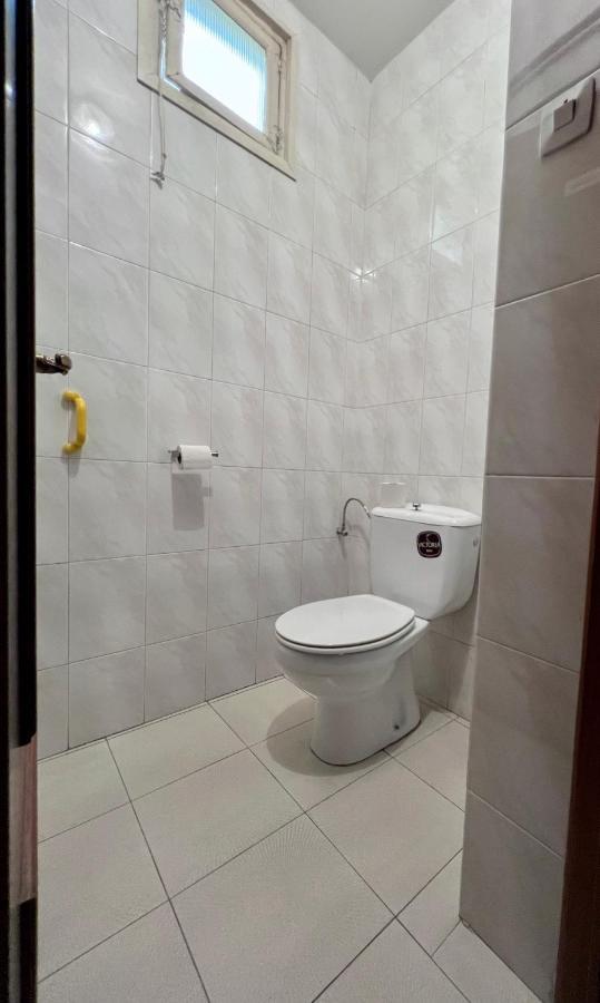 Hostal Conde De Alba Madrid Esterno foto