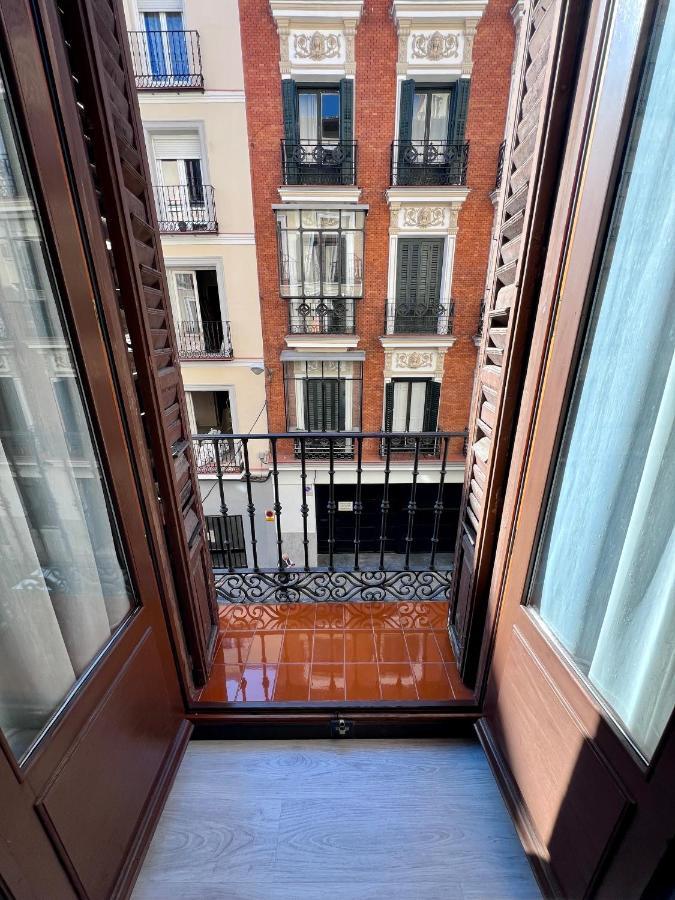 Hostal Conde De Alba Madrid Esterno foto