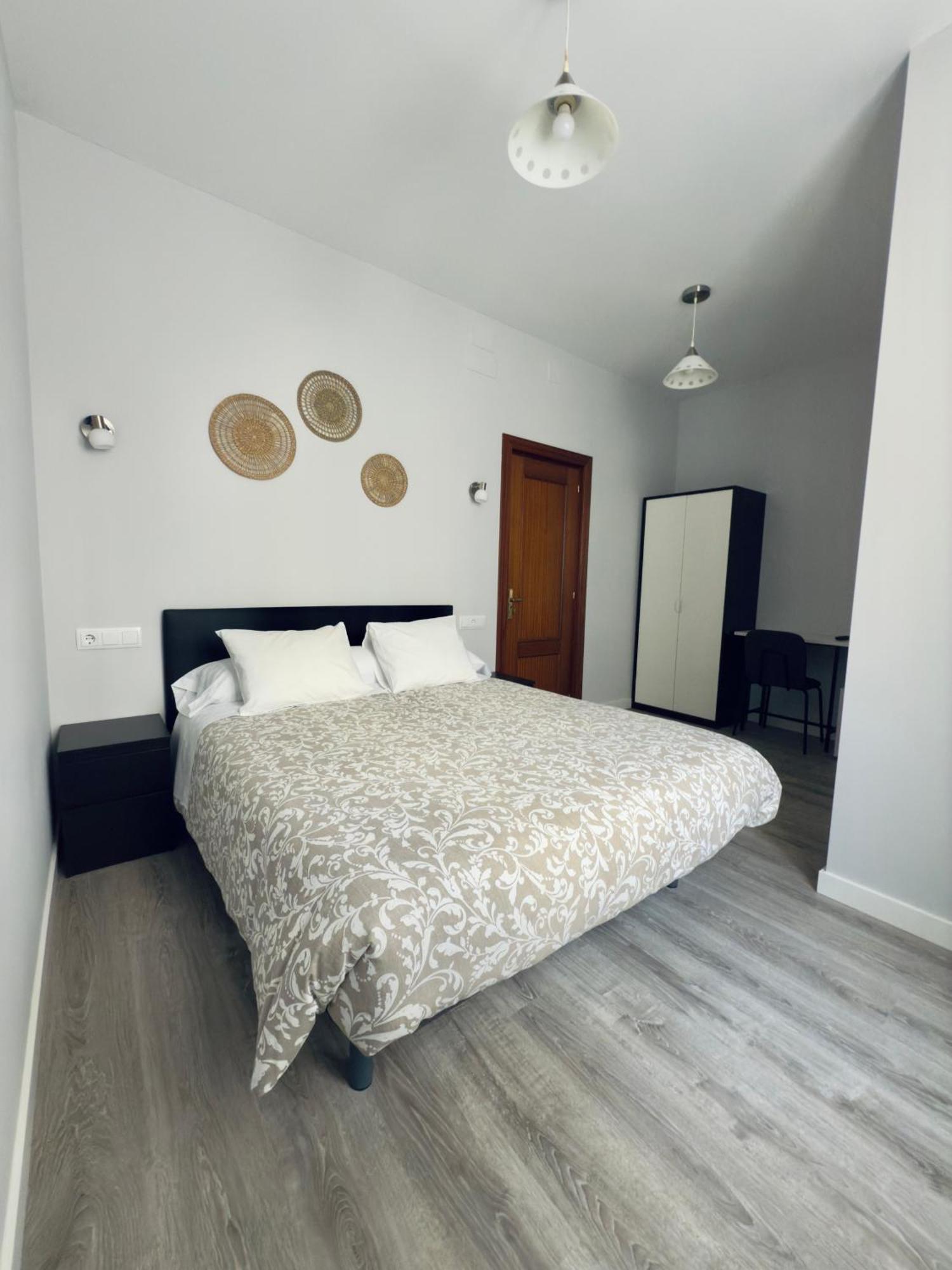 Hostal Conde De Alba Madrid Esterno foto