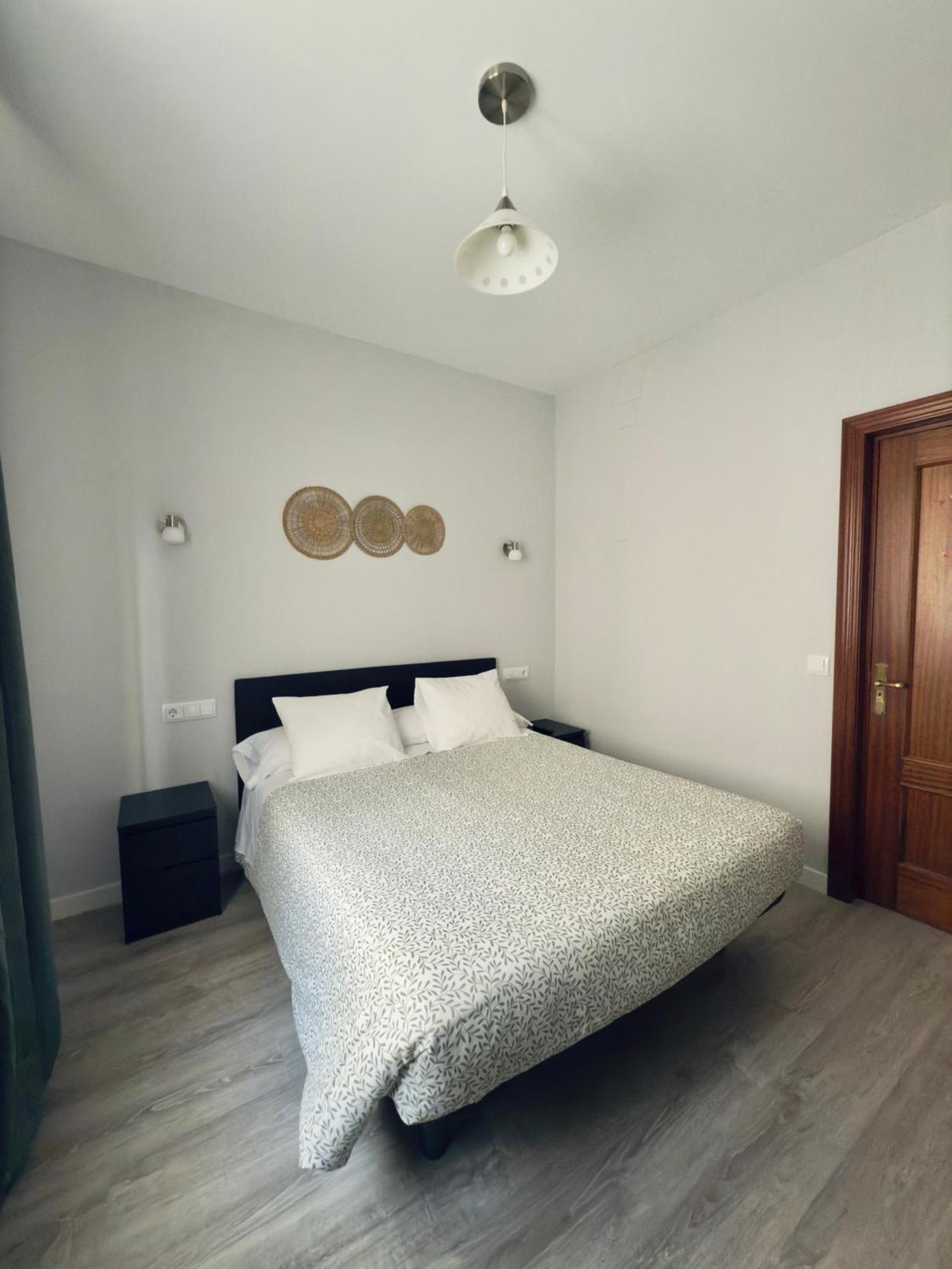Hostal Conde De Alba Madrid Esterno foto