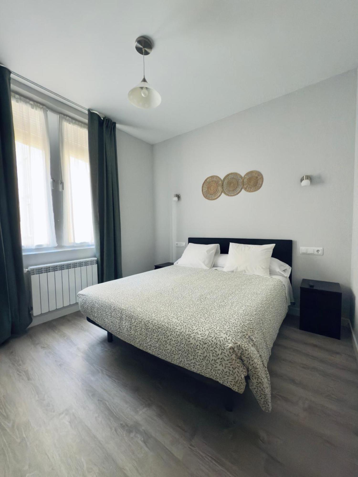 Hostal Conde De Alba Madrid Esterno foto